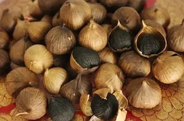 تصویر 3 از قیمت خرید سیر سیاه عمده + فروش ویژه